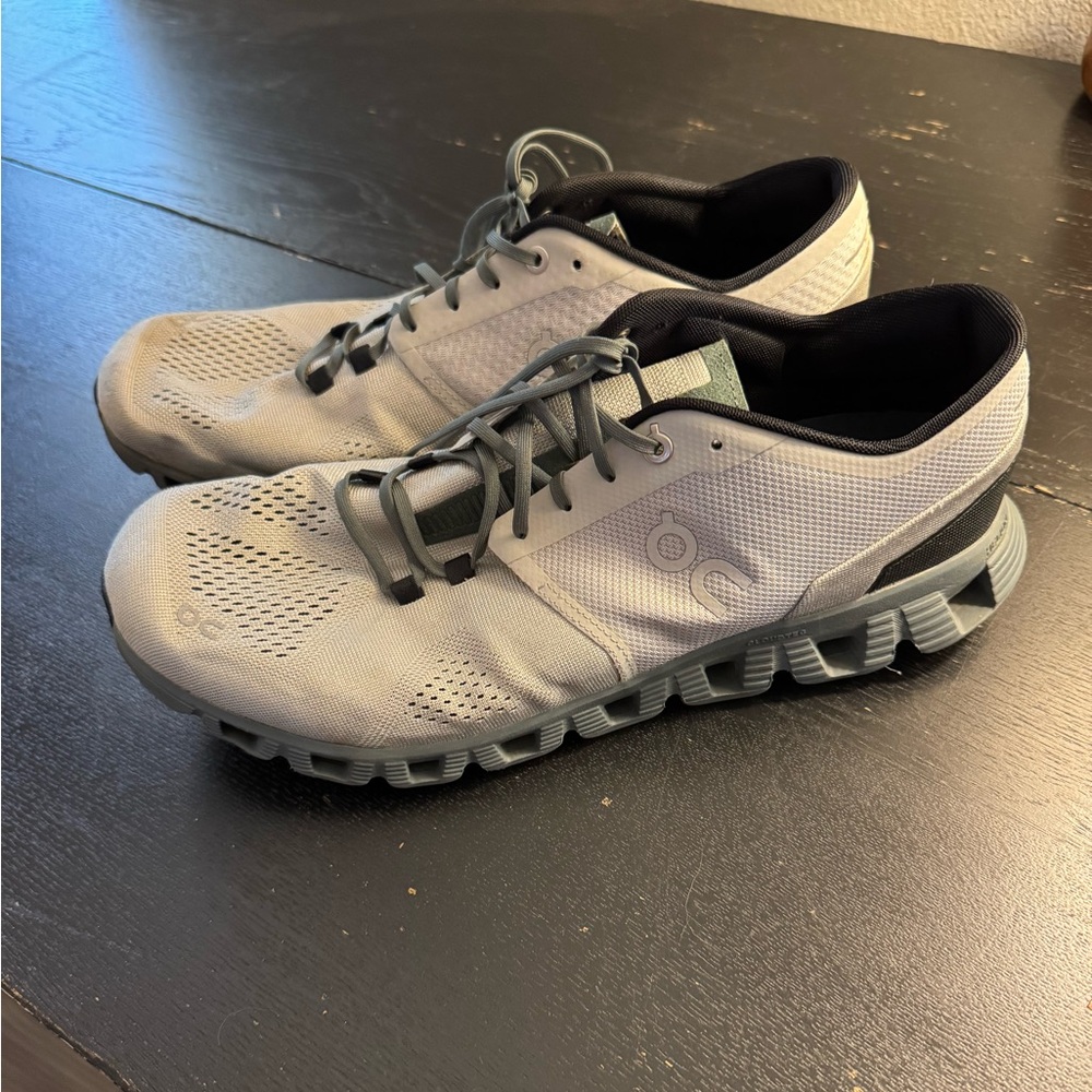 On Running Men's Light Gray Athletic Shoes